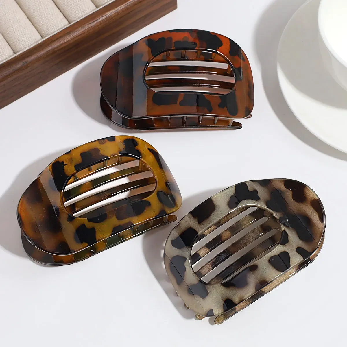 Oval Hair Claw Clip