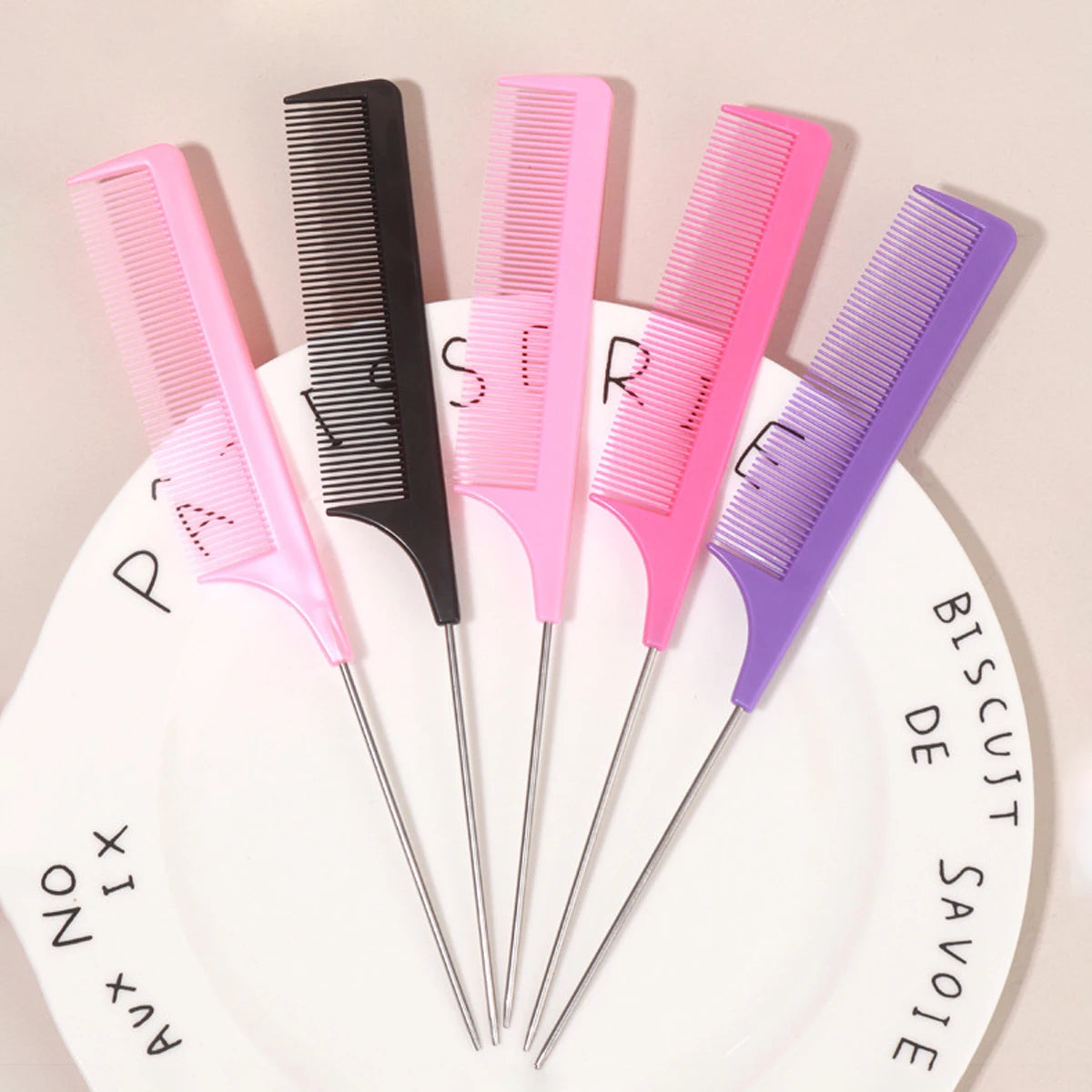 pointed tail comb